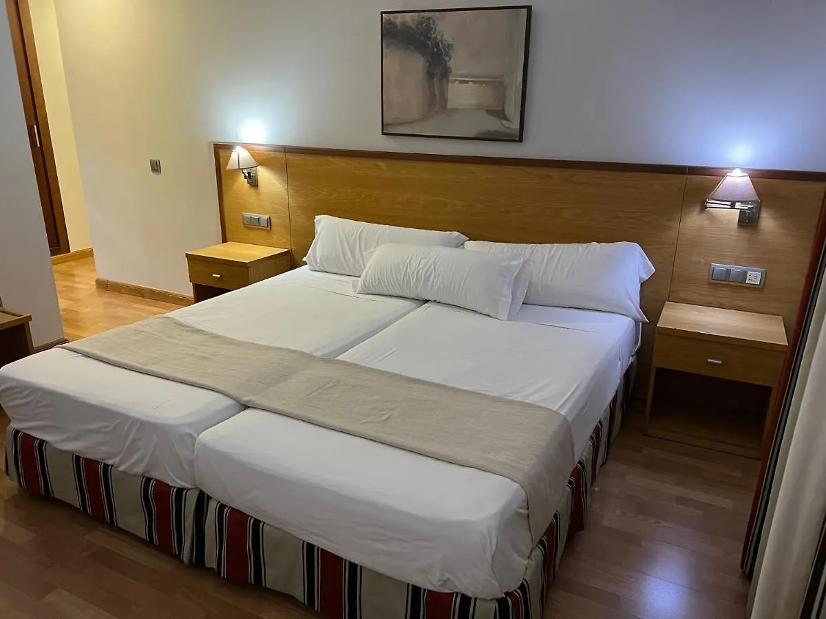 Alojamientos Cervantes Linares  Hotel
