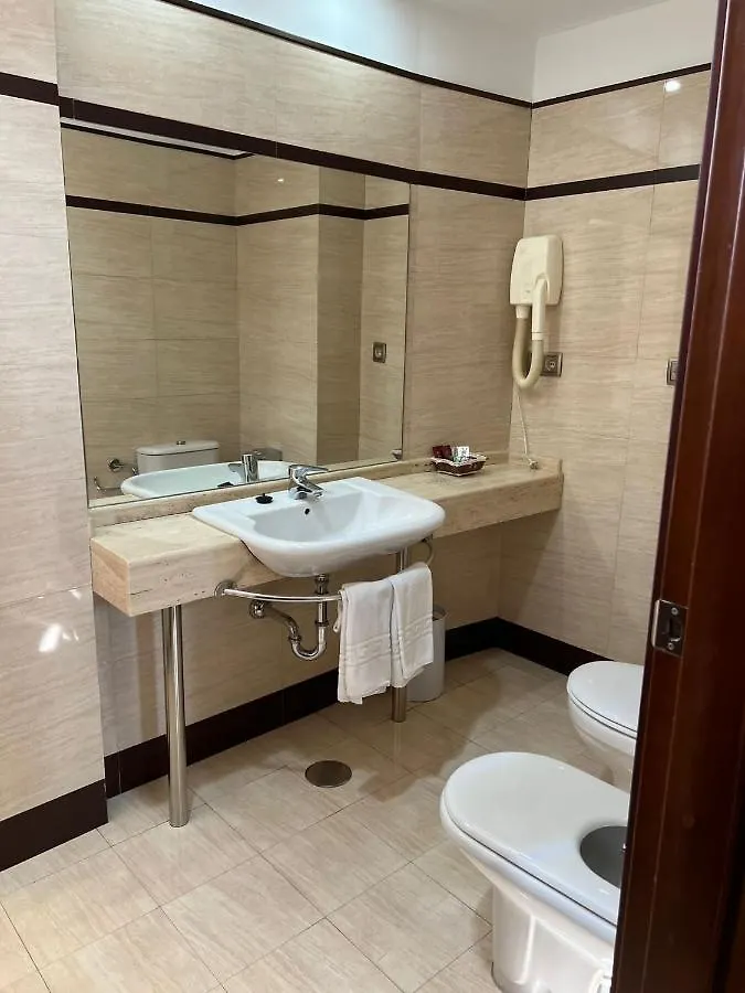 Hotel Alojamientos Cervantes Linares