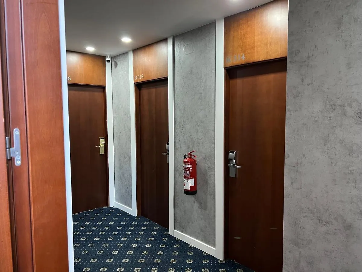 Hotel Alojamientos Cervantes Linares